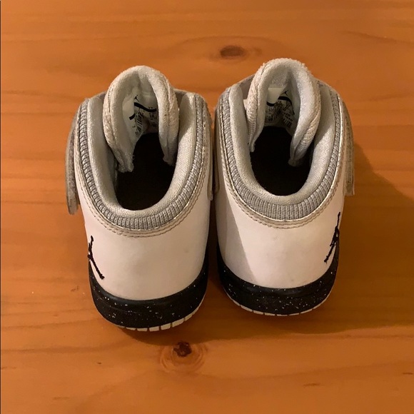 Jordan sneakers - Picture 4 of 6